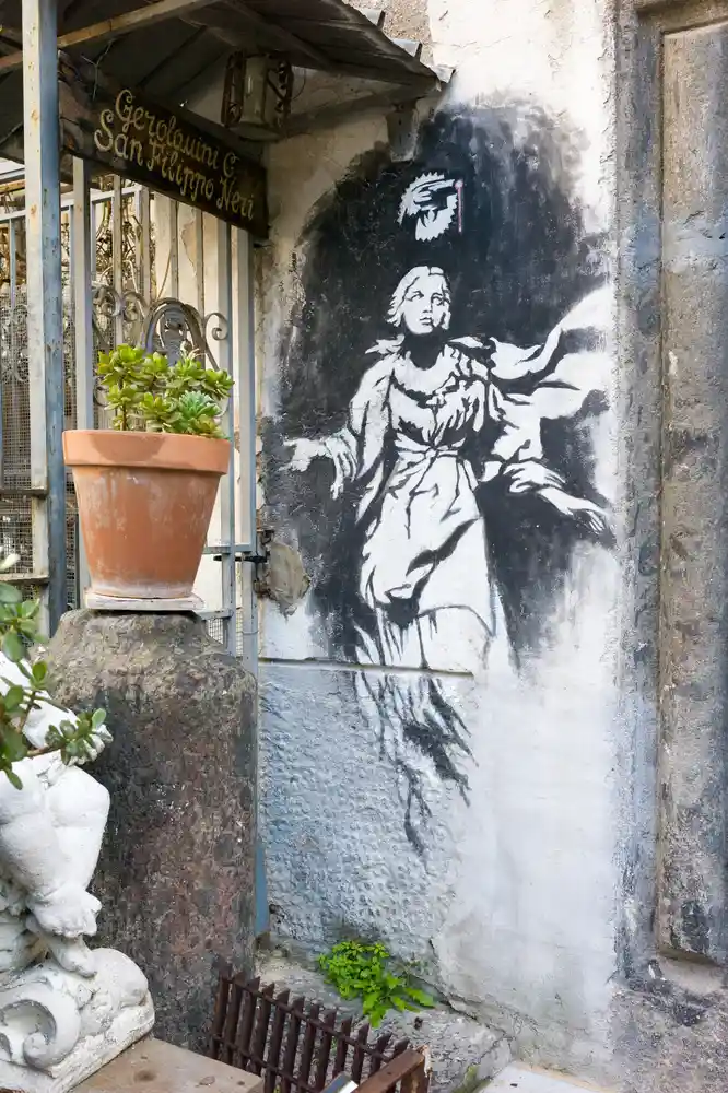 madonna con la pistola