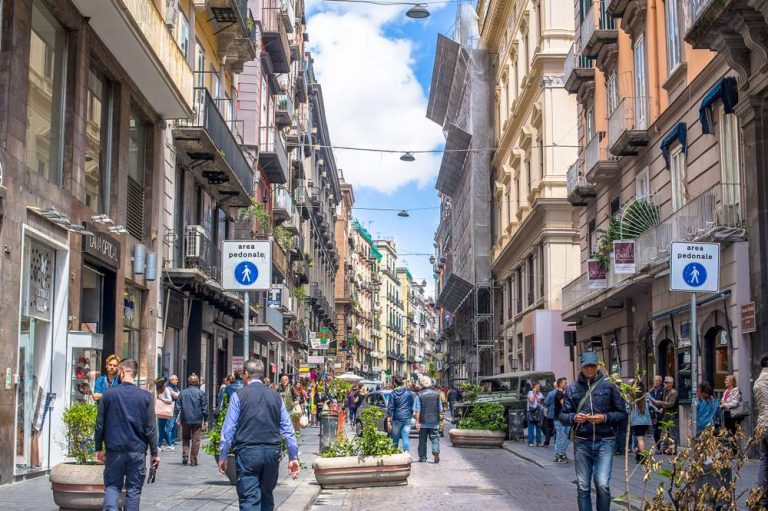 dove fare shopping a napoli