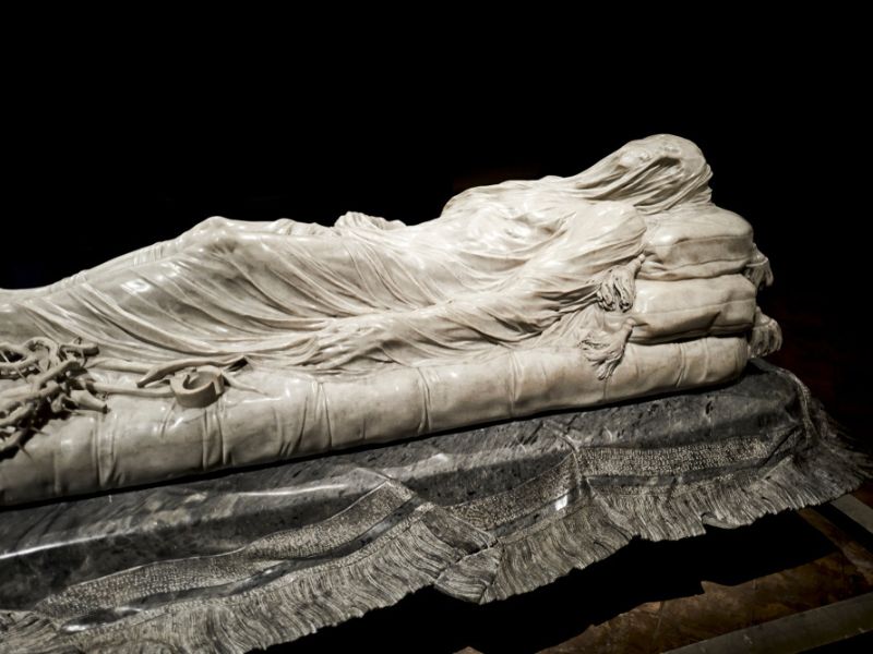 Tour Esoterico di Napoli: Misteri, Segreti e Leggende da Scoprire