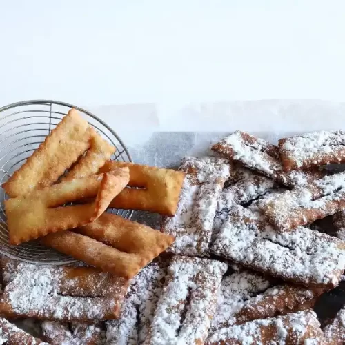 Dolci di carnevale napoletani: quali sono i dolci tipici della tradizione